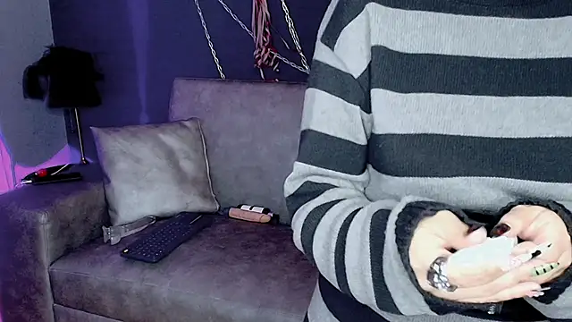 Navier   online show from December 3, 8:40 pm