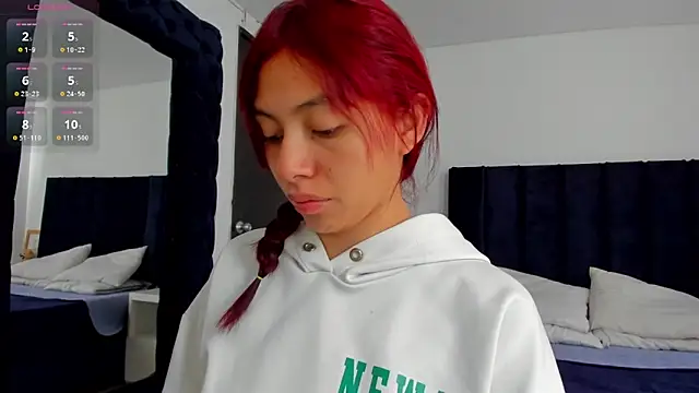 Snapshot of melanie_roux__ chatting on March 31, 12:16 pm melanie roux online show from March 31, 12:16 pm