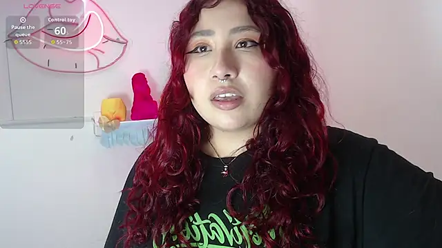 littlee red online show from December 1, 8:47 pm