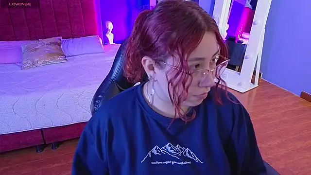 littlee red online show from March 7, 7:55 pm