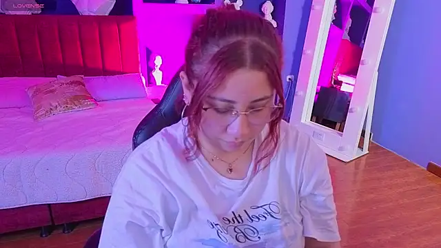 littlee red online show from March 10, 7:41 pm