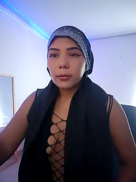 leila-ademuz28 online show from October 19, 2:40 pm