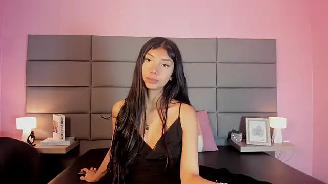 Isabella Marsh online show from November 21, 1:10 pm