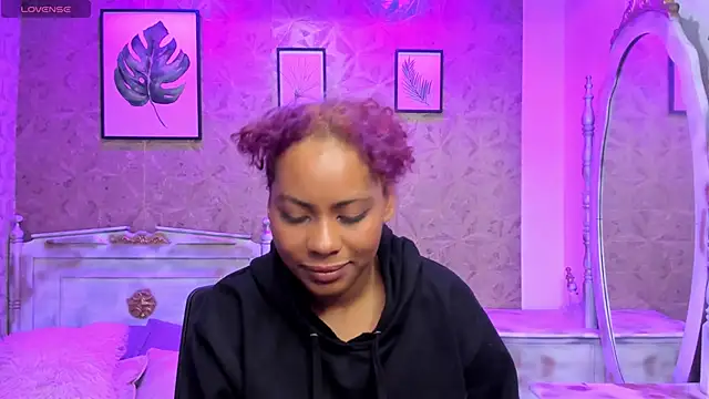 Snapshot of Sofia_clk chatting on May 1, 3:33 am Sofia clk online show from May 1, 3:33 am