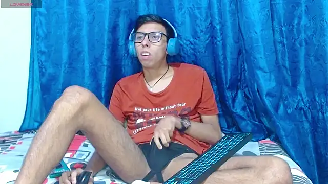 DavTwink3100 online show from April 16, 1:28 am