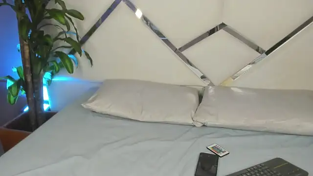 Emiliano Reyes online show from November 20, 4:23 am