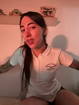 Snapshot of valeriahornier chatting on February 17, 10:05 pm valeriahornier online show from February 17, 10:05 pm