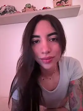 Snapshot of valeriahornier chatting on March 5, 1:45 am valeriahornier online show from March 5, 1:45 am