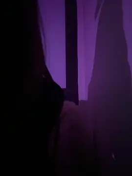 Snapshot of Bong-g chatting on March 20, 6:02 pm Bong-g online show from March 20, 6:02 pm