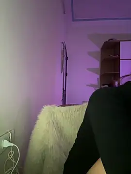 Snapshot of Bong-g chatting on March 26, 3:17 pm Bong-g online show from March 26, 3:17 pm