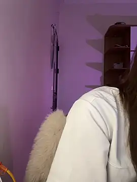 Snapshot of Bong-g chatting on March 27, 2:39 pm Bong-g online show from March 27, 2:39 pm