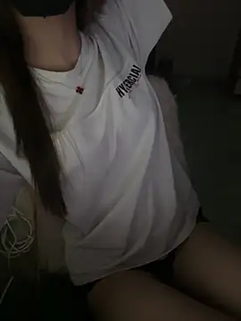 Snapshot of Bong-g chatting on April 2, 3:42 pm Bong-g online show from April 2, 3:42 pm