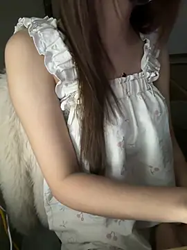 Snapshot of Bong-g chatting on April 6, 5:47 pm Bong-g online show from April 6, 5:47 pm