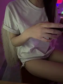 Snapshot of Bong-g chatting on April 15, 7:58 pm Bong-g online show from April 15, 7:58 pm