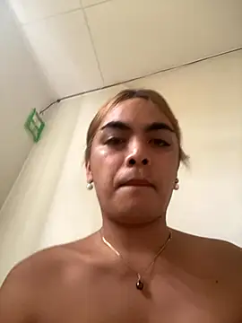 Snapshot of SeductiveRoxy69 chatting on October 28, 3:54 am SeductiveRoxy69 online show from October 28, 3:54 am