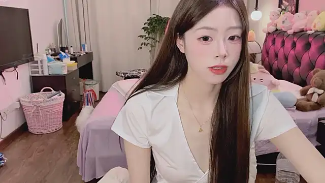 Onecutelittle online show from May 16, 6:43 am