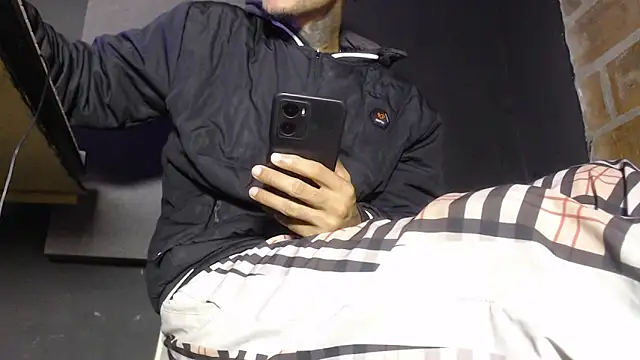 Anaconda larga online show from February 25, 1:21 pm