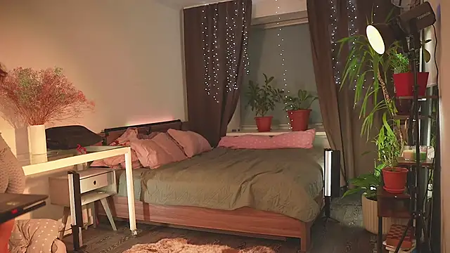 your lunalike online show from March 8, 6:44 pm