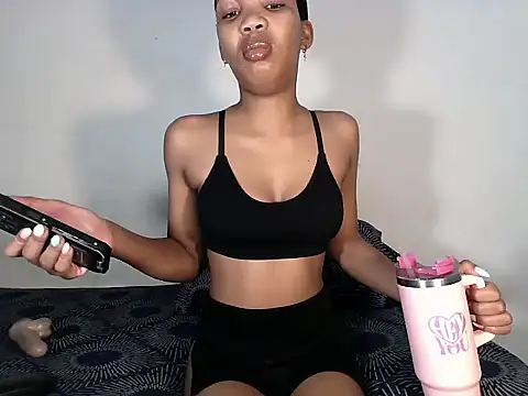 MinnieBee101 online show from November 23, 10:37 am