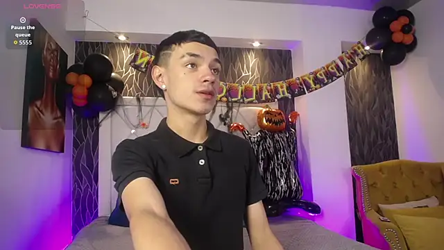 Snapshot of Mike_lawford1 chatting on October 29, 1:13 pm Mike lawford1 online show from October 29, 1:13 pm