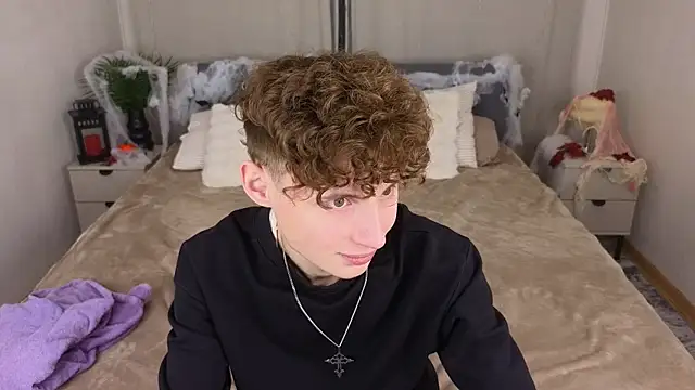 crisp1n online show from October 30, 3:02 pm