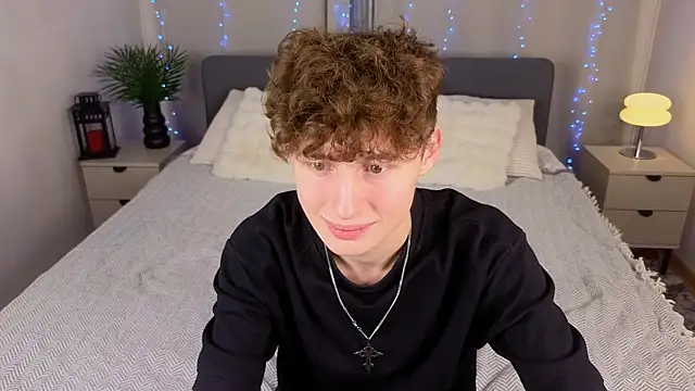 crisp1n online show from November 16, 7:30 pm