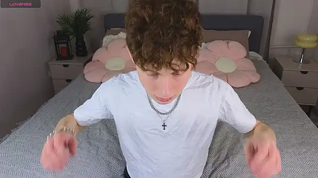 crisp1n online show from February 9, 2:04 am