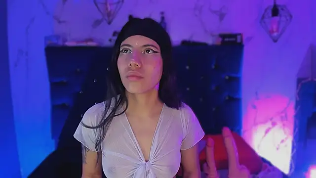 Dakotaa Johnson online show from November 11, 8:20 pm