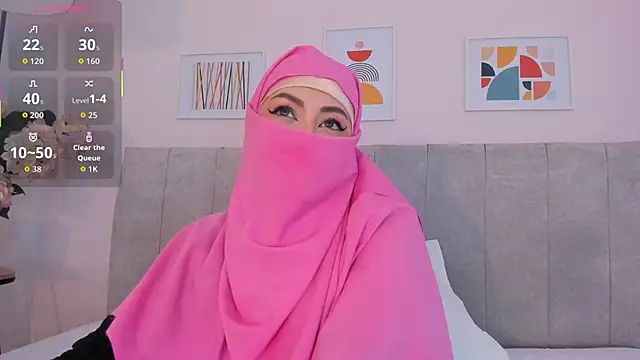 fatiima  online show from February 3, 8:03 pm