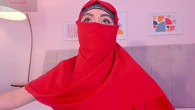 fatiima  online show from April 16, 7:03 pm