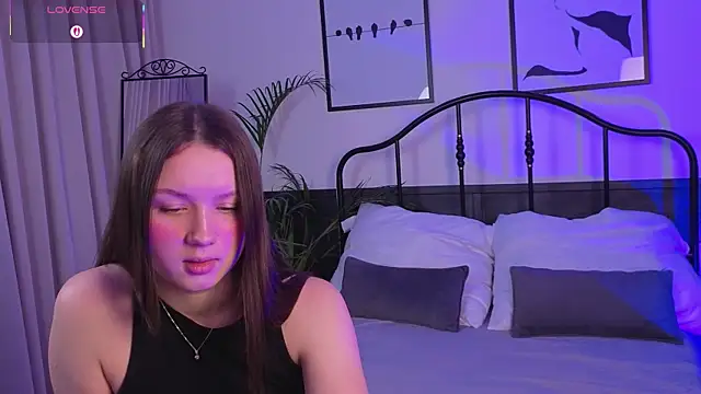 LunaMim online show from December 19, 3:52 pm