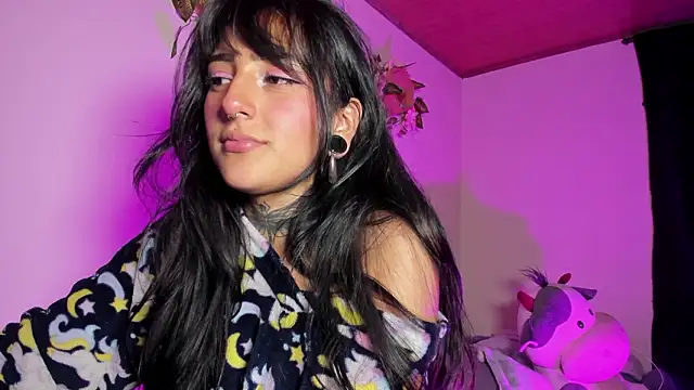 Snapshot of miku_st chatting on February 26, 3:27 am miku st online show from February 26, 3:27 am