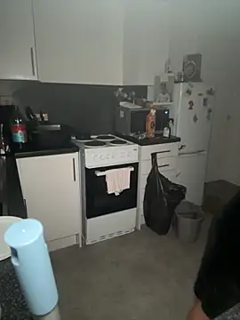 Snapshot of Ellieskyyee1 chatting on November 8, 8:51 pm Ellieskyyee1 online show from November 8, 8:51 pm