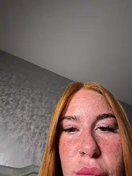 Ellieskyyee1 online show from May 1, 9:08 pm