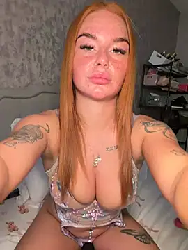 Ellieskyyee1 online show from May 6, 8:36 pm