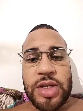 Jonathanbarreto online show from April 3, 3:04 am