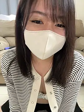 Snapshot of Rui_87 chatting on April 21, 2:51 am Rui 87 online show from April 21, 2:51 am