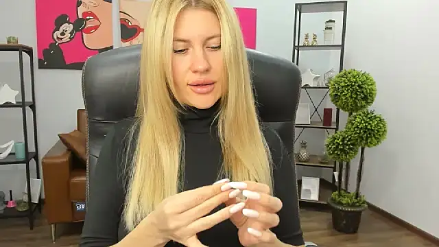 AryaAltkerer online show from November 27, 1:46 pm