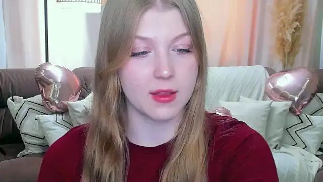 Stella Light online show from March 11, 12:00 pm