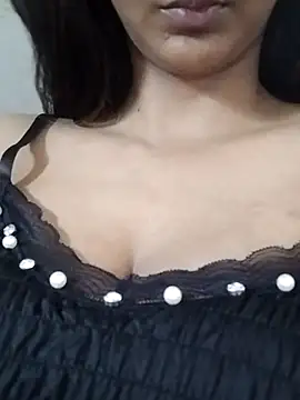 Snapshot of Aaliya_BigBoobs_1 chatting on June 6, 9:14 am Aaliya BigBoobs 1 online show from June 6, 9:14 am