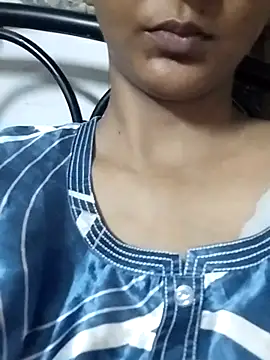 Snapshot of Aaliya_BigBoobs_1 chatting on June 27, 2:44 pm Aaliya BigBoobs 1 online show from June 27, 2:44 pm
