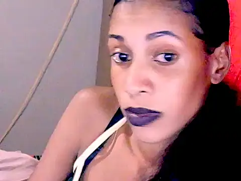 Snapshot of Indianqueen5 chatting on October 19, 12:17 pm Indianqueen5 online show from October 19, 12:17 pm