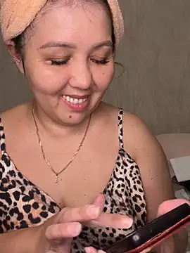 Love  Mom online show from October 21, 7:14 pm