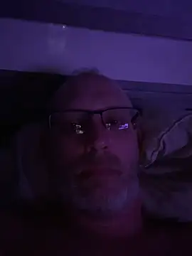 Snapshot of Cedric7653 chatting on July 6, 9:39 pm Cedric7653 online show from July 6, 9:39 pm