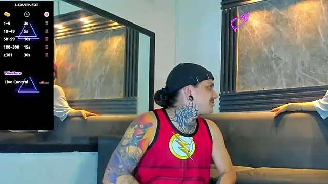 Snapshot of _AlecLawrence chatting on December 5, 1:09 pm AlecLawrence online show from December 5, 1:09 pm