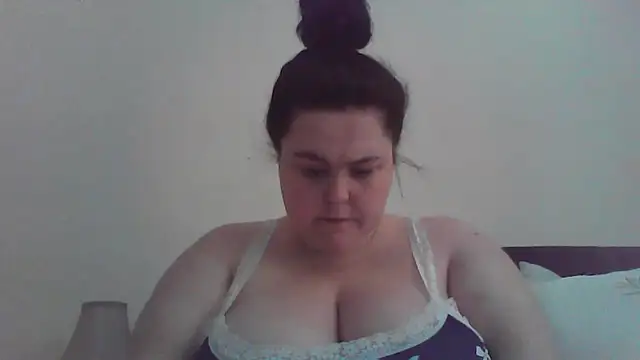 Maya 29x online show from July 5, 1:29 pm