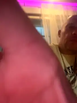 Snapshot of gitanoMad chatting on December 21, 12:07 am gitanoMad online show from December 21, 12:07 am