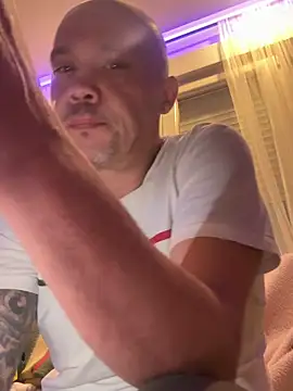 Snapshot of gitanoMad chatting on February 5, 10:25 pm gitanoMad online show from February 5, 10:25 pm