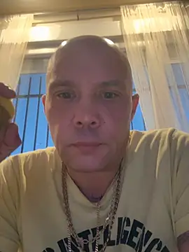 Snapshot of gitanoMad chatting on February 12, 5:19 pm gitanoMad online show from February 12, 5:19 pm