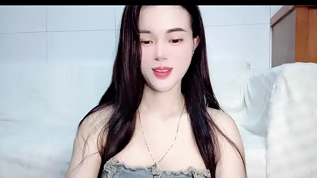 Snapshot of Family-Lovee chatting on July 14, 6:46 pm Family-Lovee online show from July 14, 6:46 pm